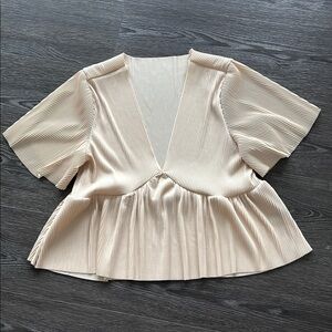 SzL SHEIN Elegant Cream Women's Top Peplum ribbed short sleeve top VGUC